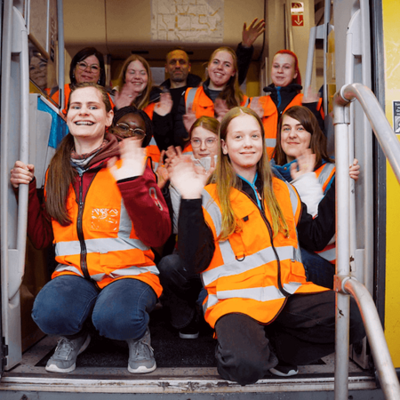 Wie begeistert man junge Frauen für die Bahnbranche?